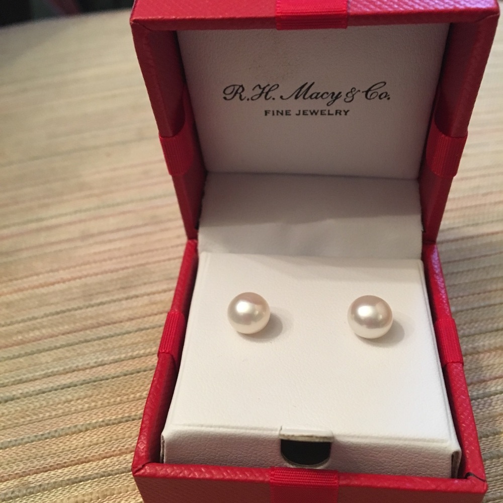 Macy’s Pearl Stud Earrings On 14k Gold